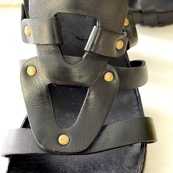 Timberland Ladies Black Sandal with Adjustable Strap. 7.5M - Picture 11 of 12